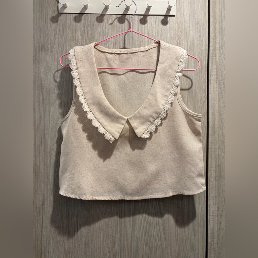 Brand New 55 Linen Cream Sleeveless Top With Lace Collar